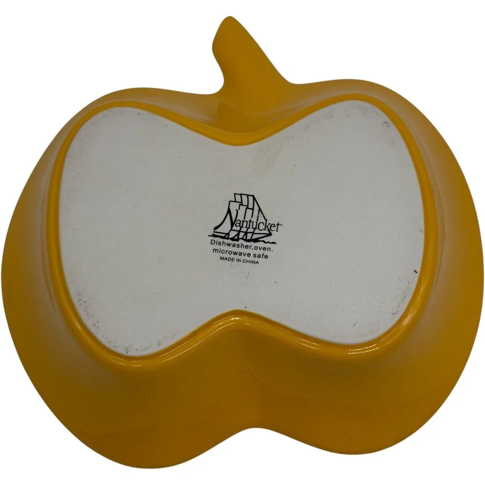 Nantucket Ceramic Apple Nesting Bowls Set of 3 Red Green Yellow Excellent